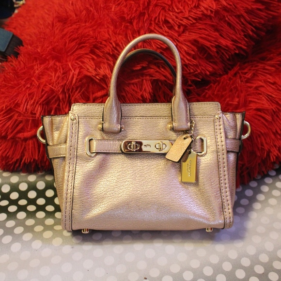 Coach Handbags - Final sale 💚🧡New condition coach crossbody